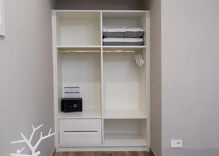 Dimora Neapolis Affittacamere 4*