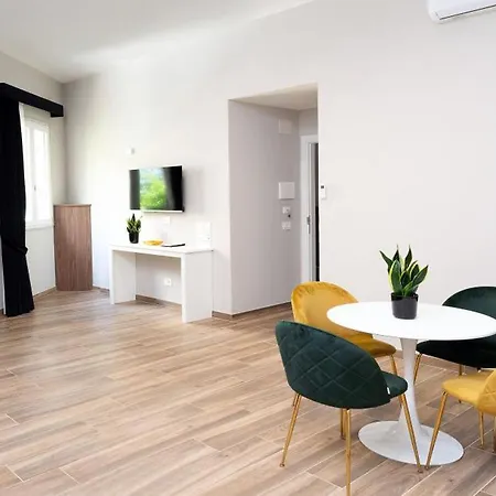 Dimora Neapolis 4*